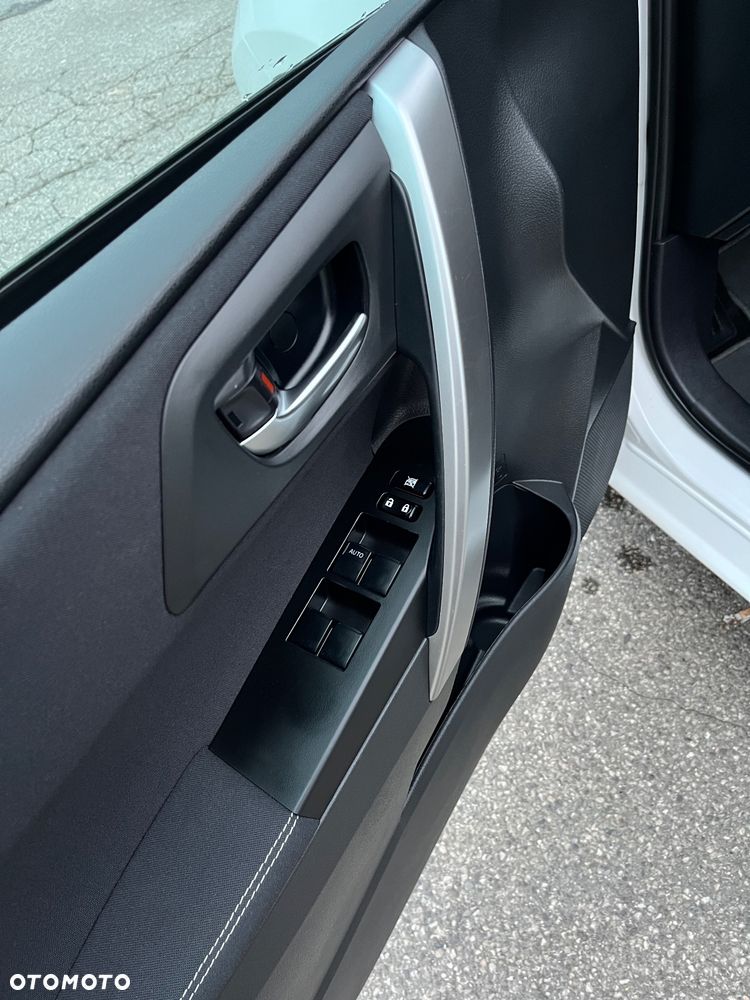 Toyota Auris 1.8 HSD Luna - 31