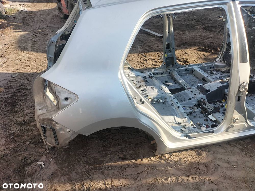 ĆWIARTKA BŁOTNIK PRAWY TYŁ TOYOTA AURIS I HB 5D 06-09 1C0 - 1