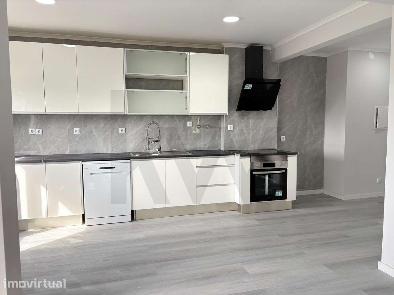 Apartamento T2 remodelado, em Setúbal - Grande imagem: 2/20