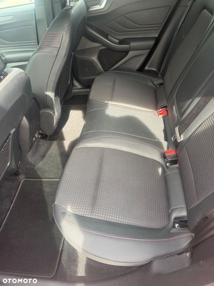 Ford Focus 2.0 EcoBlue STart-Stopp-System ST-LINE - 12