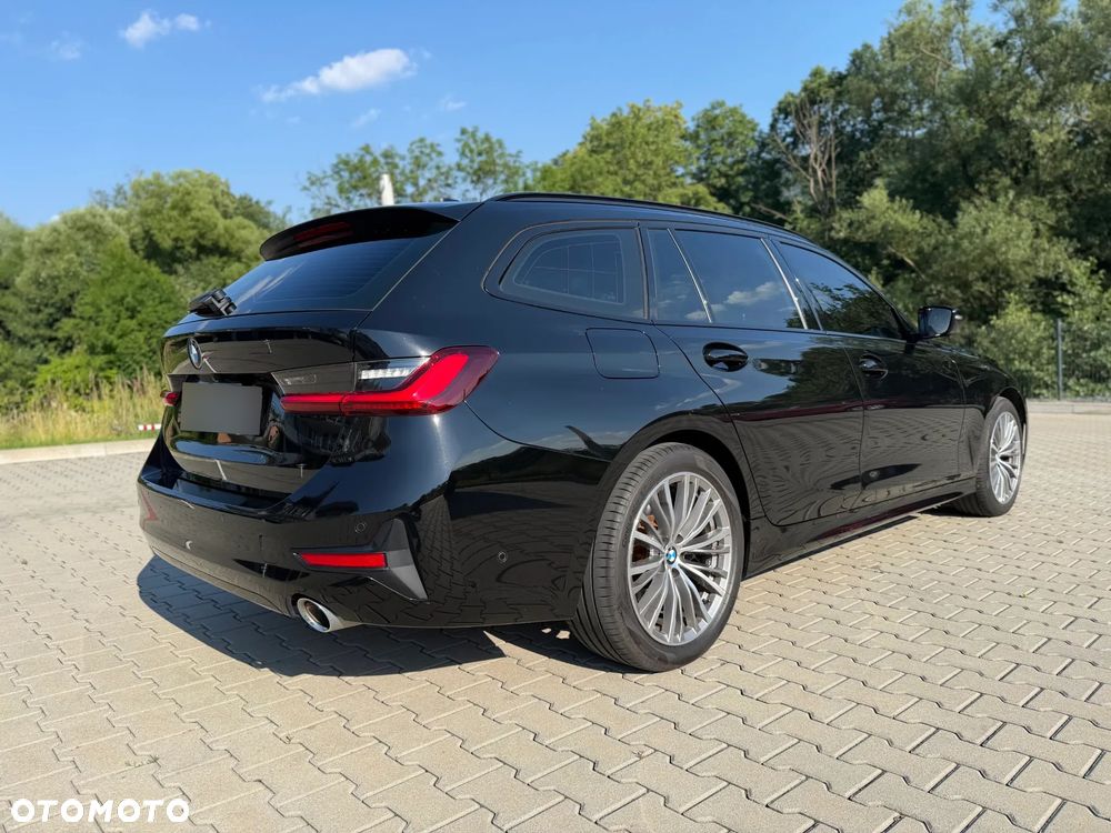 BMW Seria 3 320d xDrive mHEV - 5