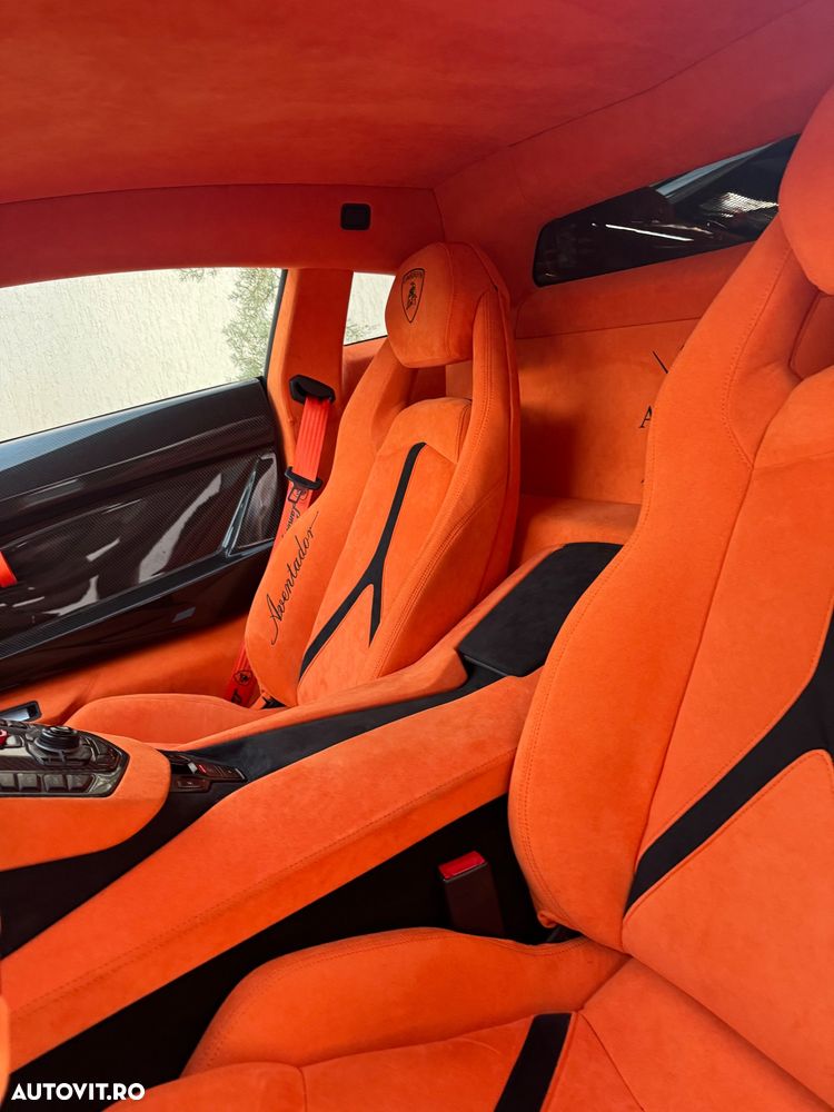 Lamborghini Aventador LP 700-4 - 10