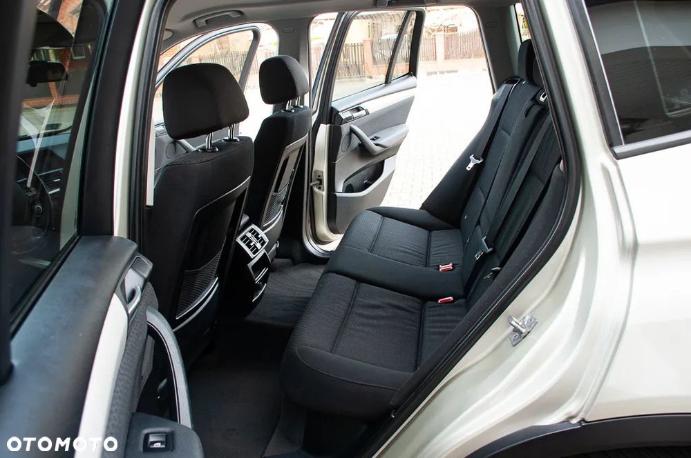 BMW X3 xDrive20d - 27