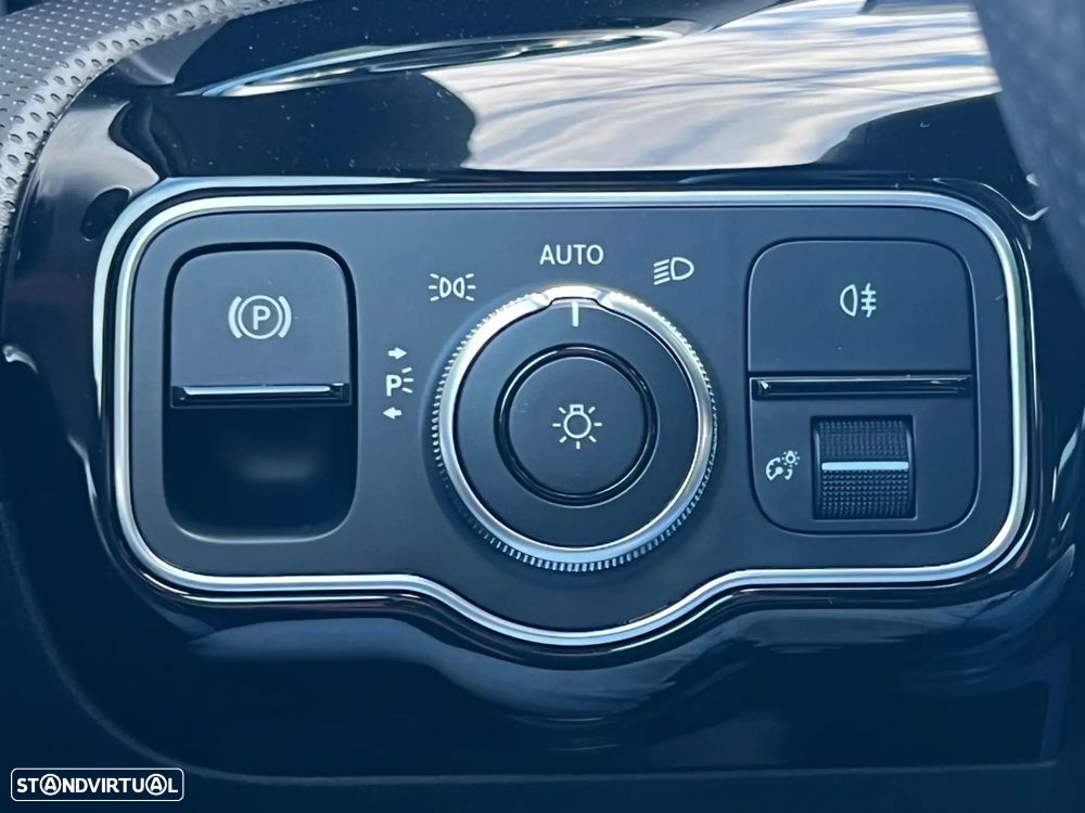 Mercedes-Benz A 250 e 8G-DCT Edition AMG Line - 28