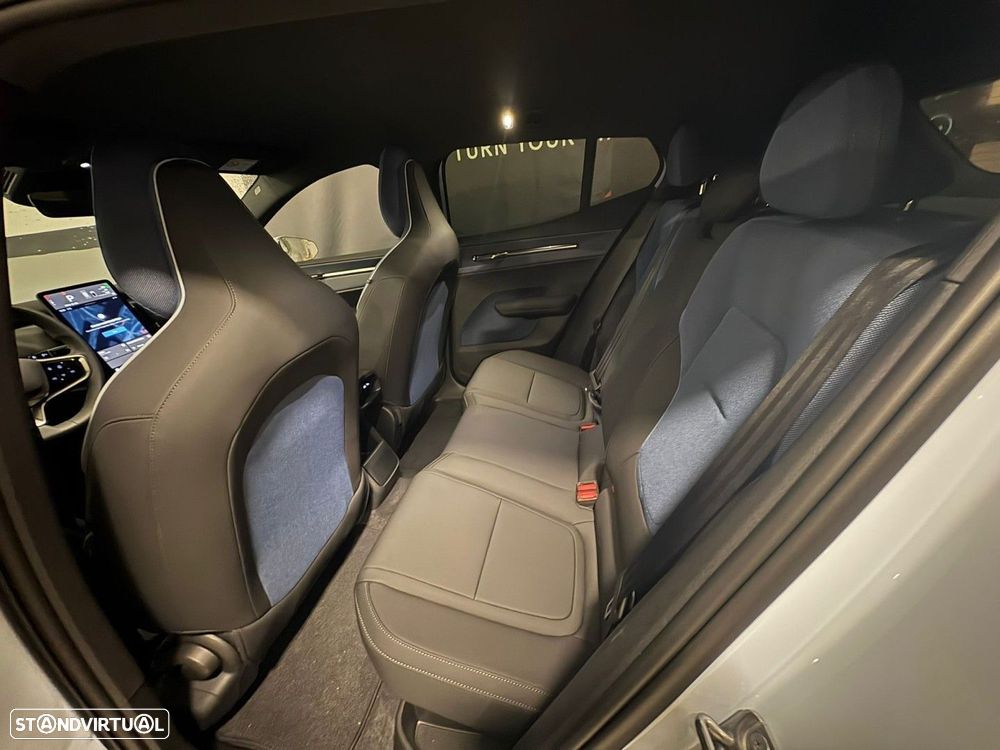 Volvo EX30 69 kWh Single Motor Extended Range Core - 5