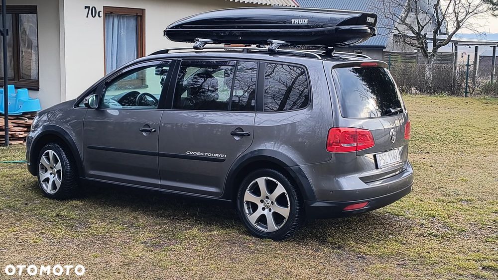 Volkswagen Touran 2.0 TDI DPF Cross DSG - 4