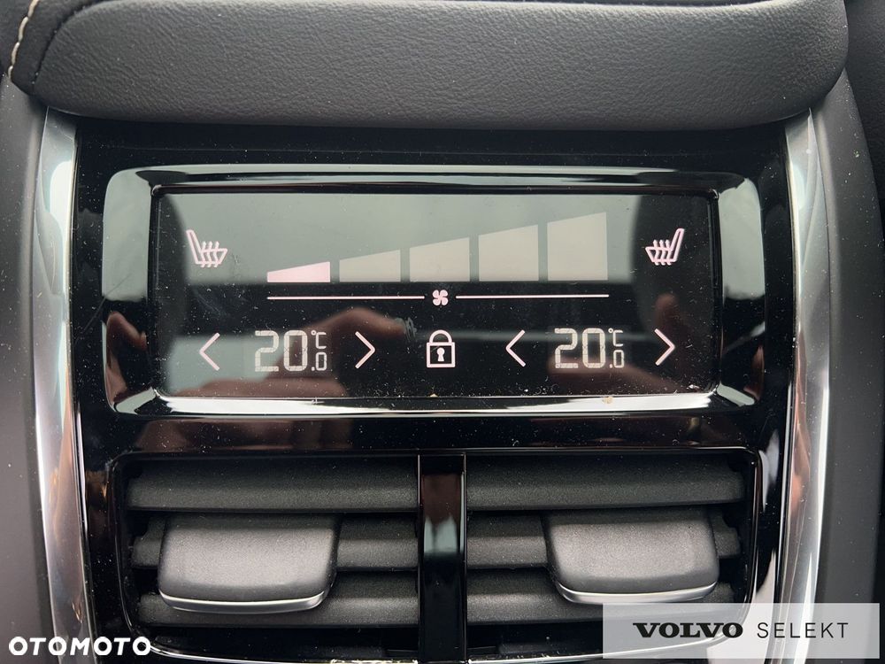 Volvo XC 60 B5 B AWD Ultra Black Edition - 21