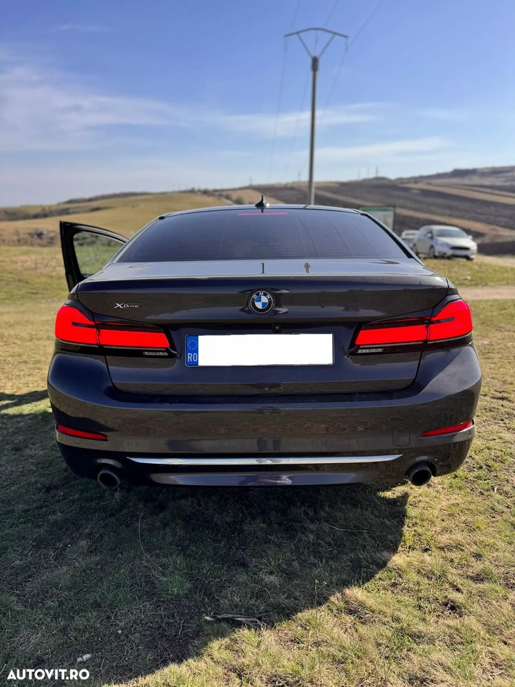 BMW Seria 5 520d xDrive Aut. Luxury Line - 4