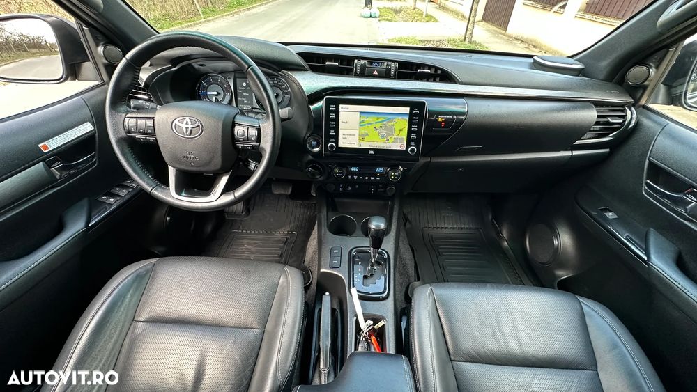 Toyota Hilux 2.8D 204CP 4x4 Double Cab AT Invincible Color Edition - 16