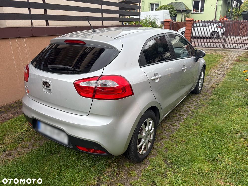 Kia Rio 2011 photo 4