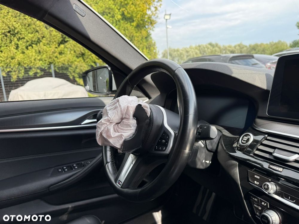 BMW Seria 5 520d xDrive MHEV M Sport sport - 17