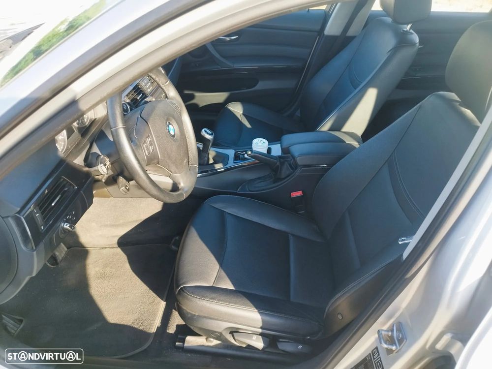 BMW 318 d xDrive Line Luxury - 34