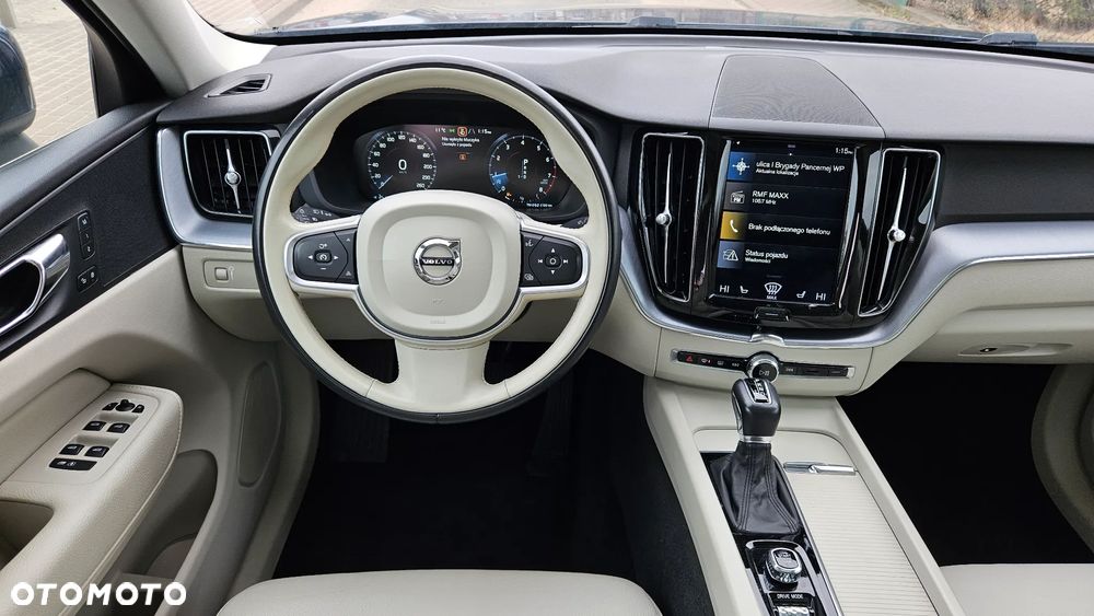 Volvo XC 60 T5 Geartronic Momentum Pro - 11