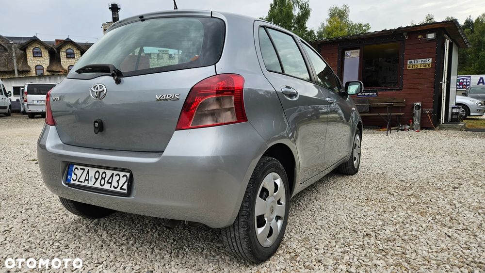 Toyota Yaris 1.3 VVT-i Cool - 14