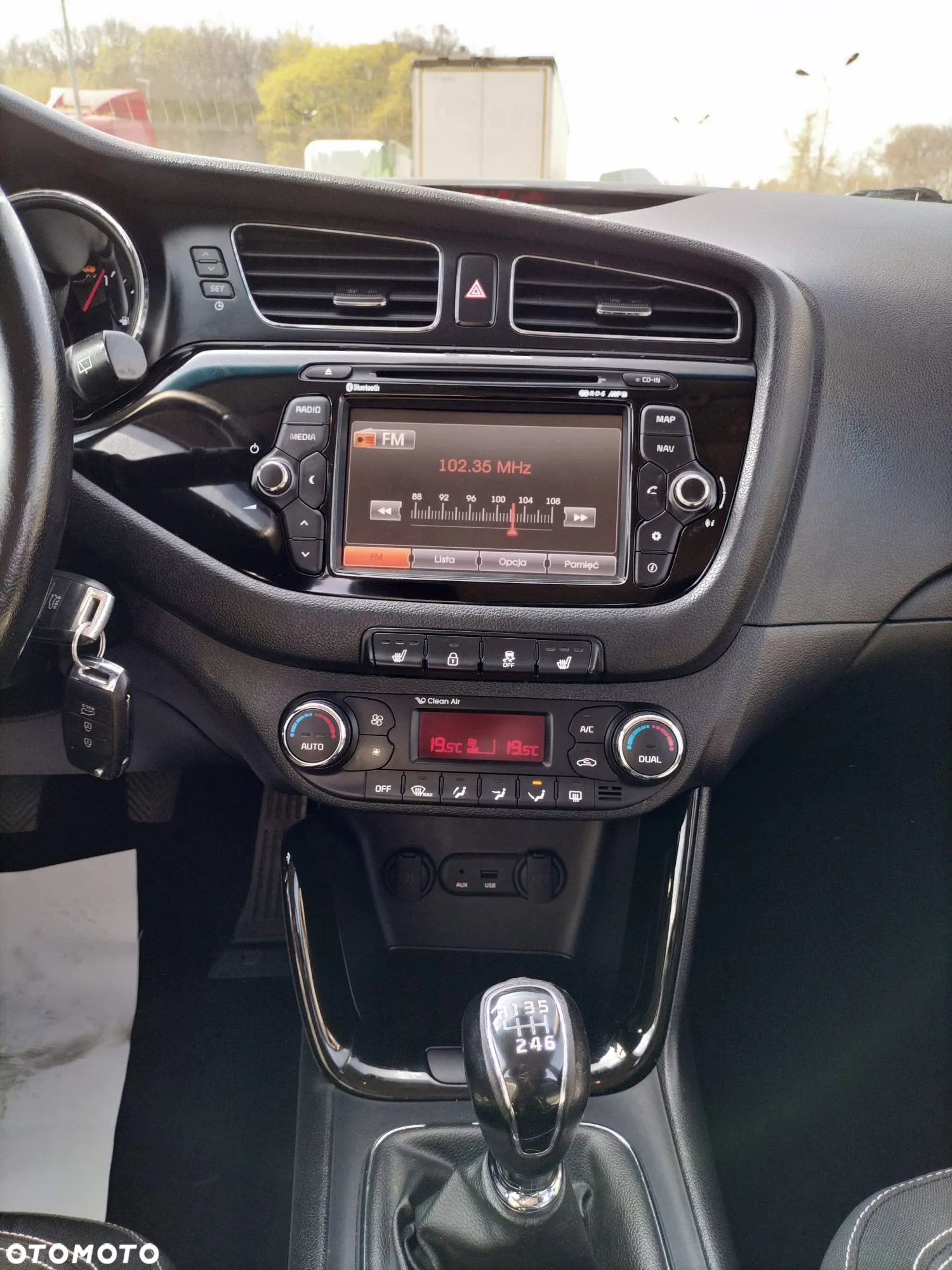 Kia Ceed 1.6 CRDi 128 Fifa World Cup Edition - 29