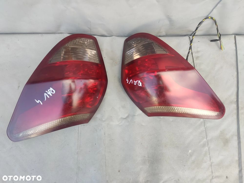 TOYOTA RAV4 III LAMPA TYLNA TYŁ LEWA PRAWA EUROPA
