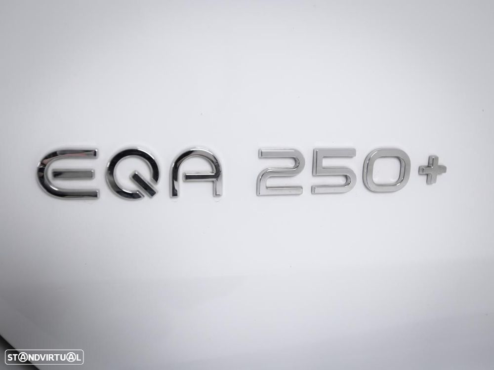 Mercedes-Benz EQA 250+ - 18