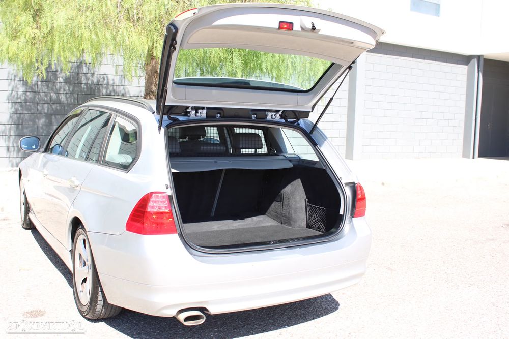 BMW 320 d EfficientDynamics Navigation - 20