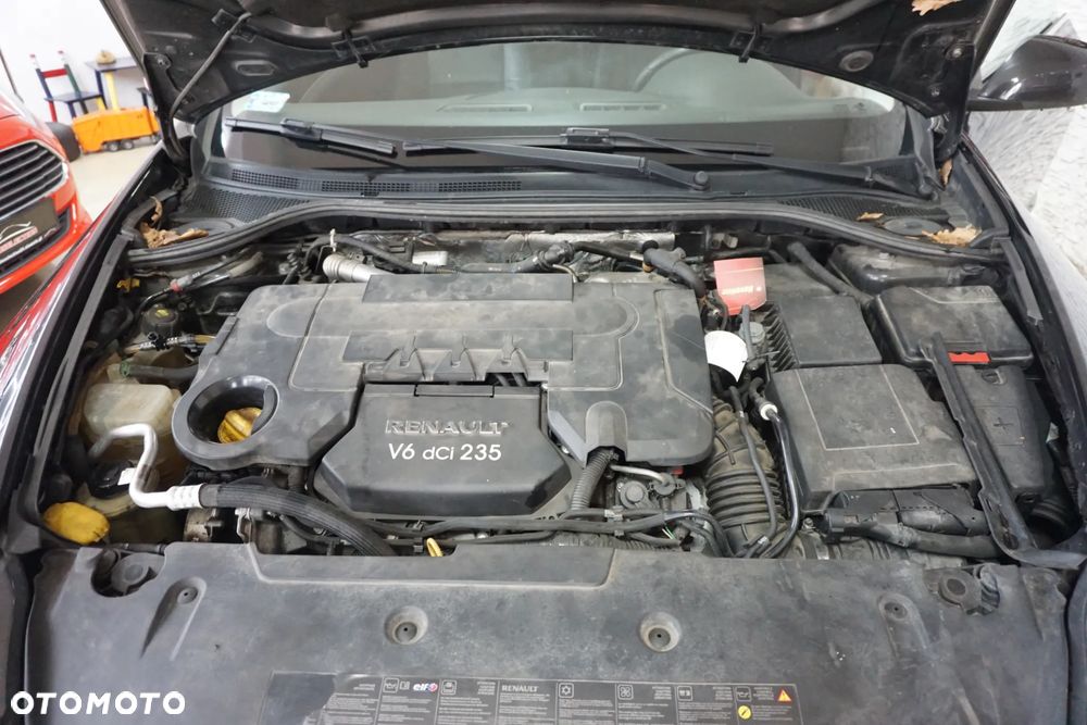 Renault Laguna V6 dCi 235 FAP GT - 12