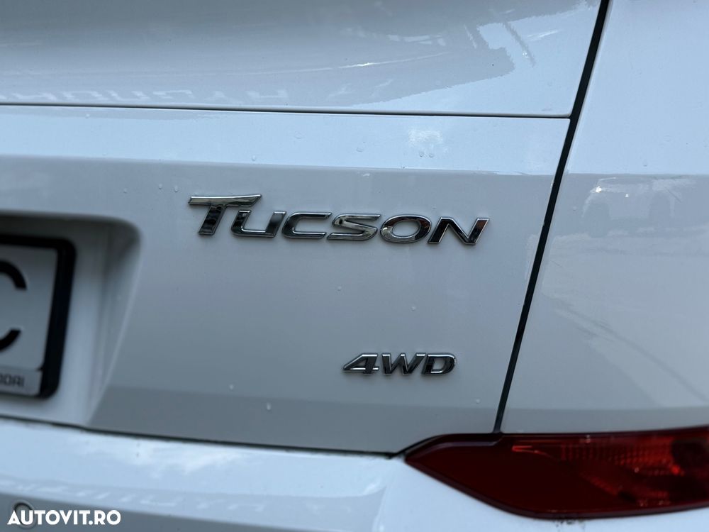 Hyundai Tucson 2.0 CRDI 4WD 6AT Luxury Pack+ - 28