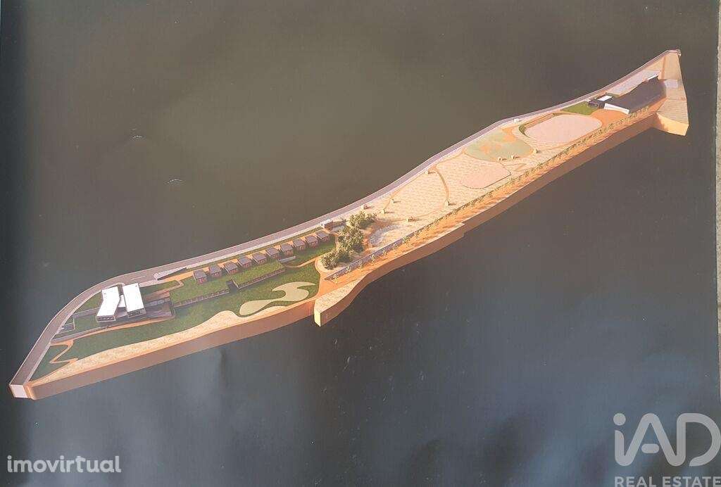 Espaço de lazer em Vila de Ala de 221625,00 m2 - Grande imagem: 2/19