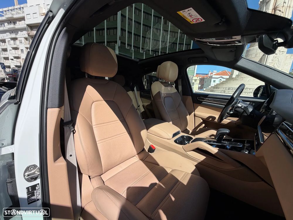 Porsche Cayenne E-Hybrid Tiptronic S Black Edition — fotografia 7