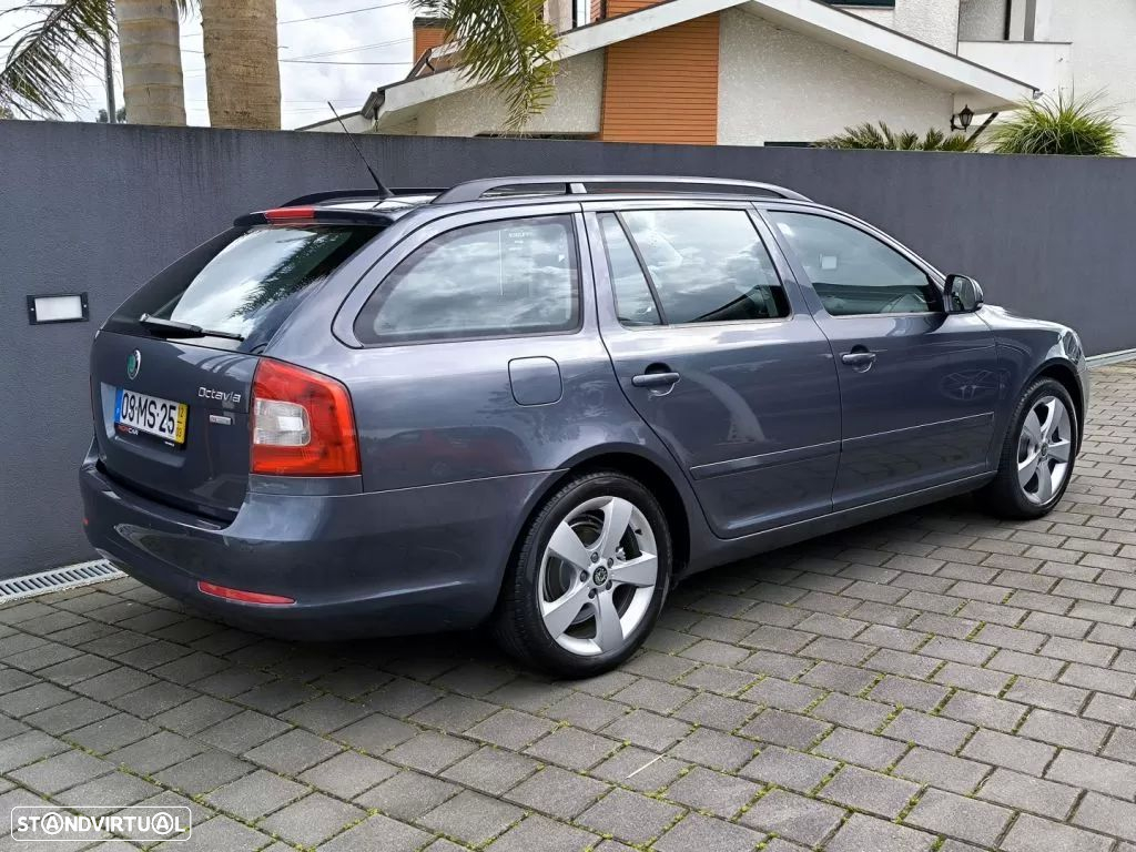 Skoda Octavia Break 1.6 TDi Sportline - 11