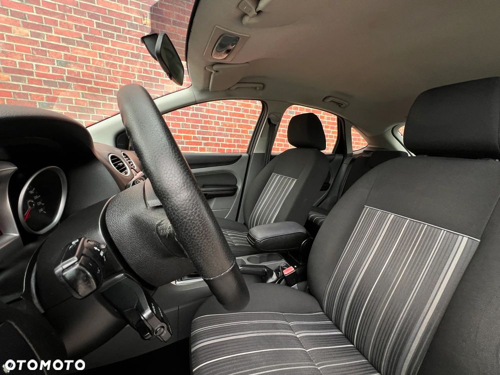 Ford Focus - 13