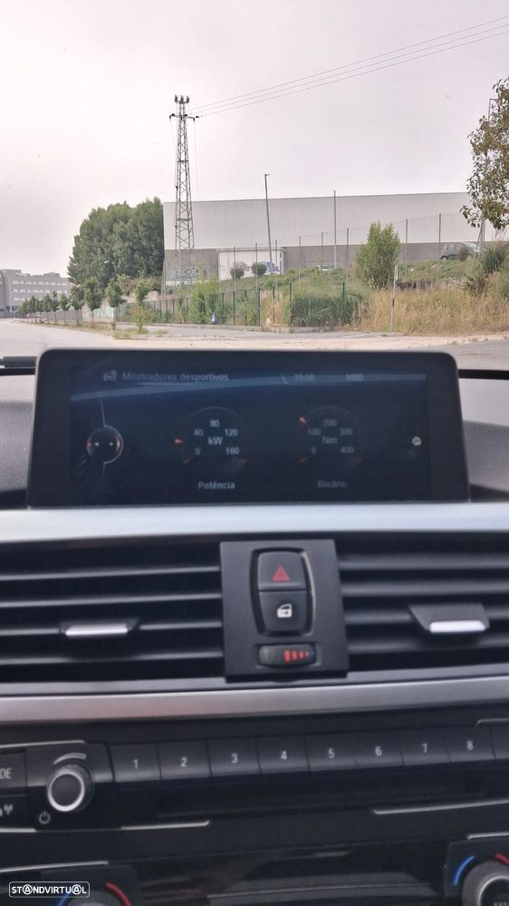 BMW 320 d Auto Line Luxury - 34