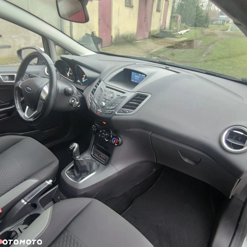 Ford Fiesta - 15