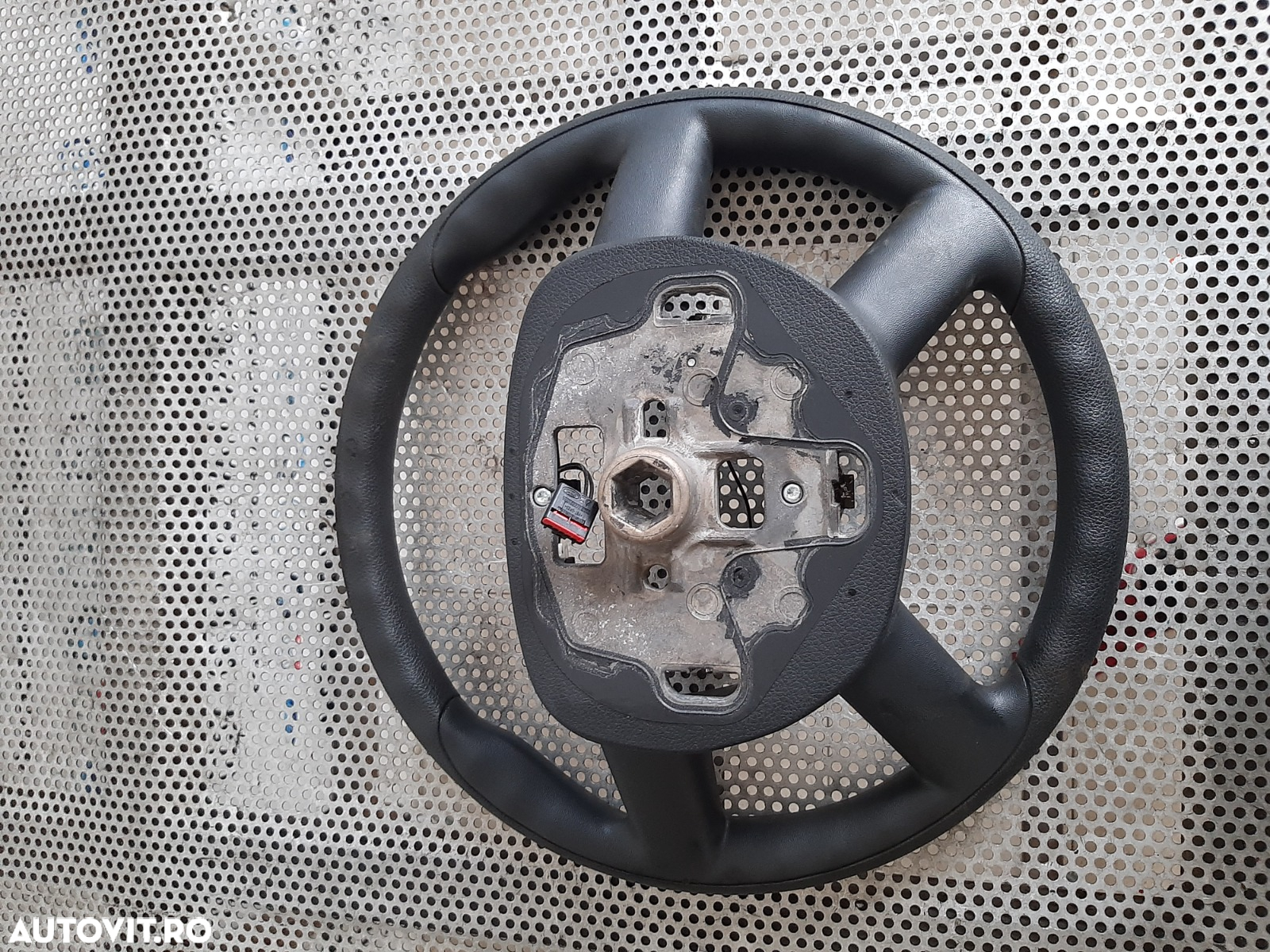 Volan Din Piele Ford Focus 2 Facelift Stare Buna Dezmembrez Ford Focus 2 Facelift An 2008-2009-2010 - 5