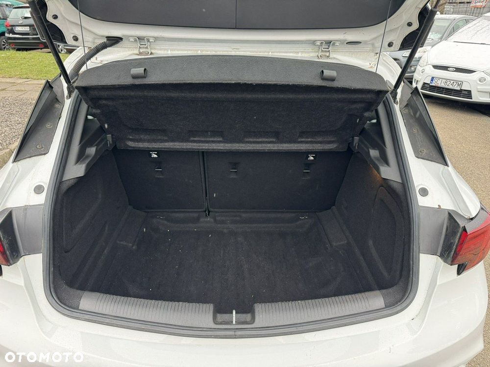 Opel Astra 1.4 T Dynamic S&S - 26