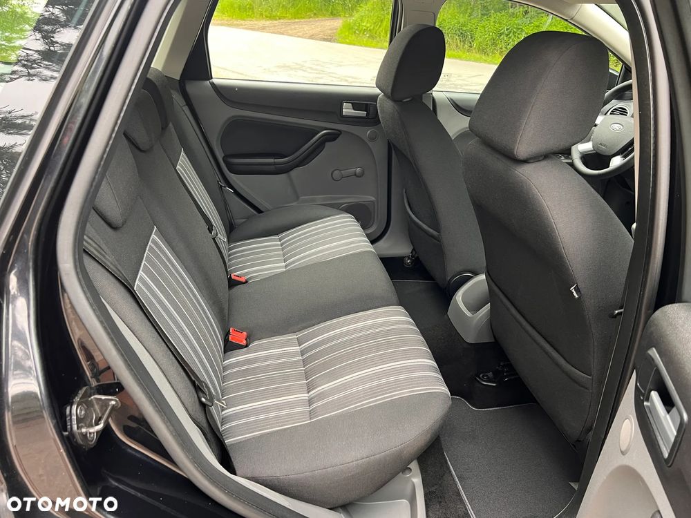 Ford Focus 1.6 Trend - 24