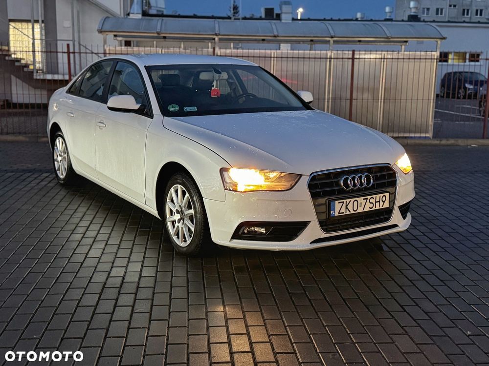 Audi A4 Limousine - 1