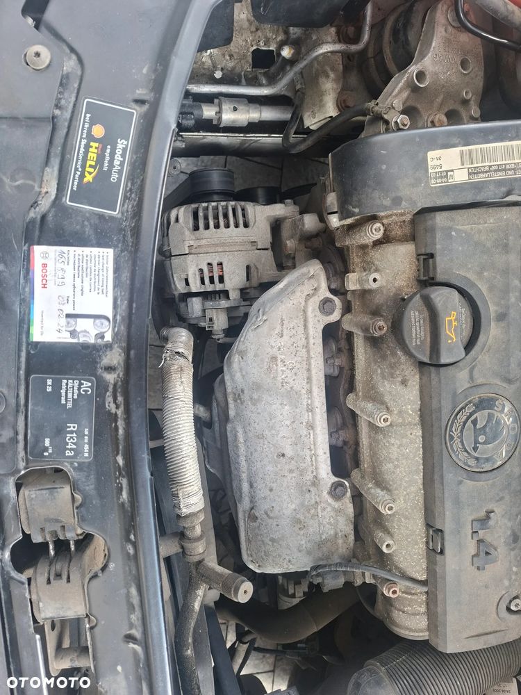 Skoda Roomster 1.4 16V Style PLUS EDITION - 15