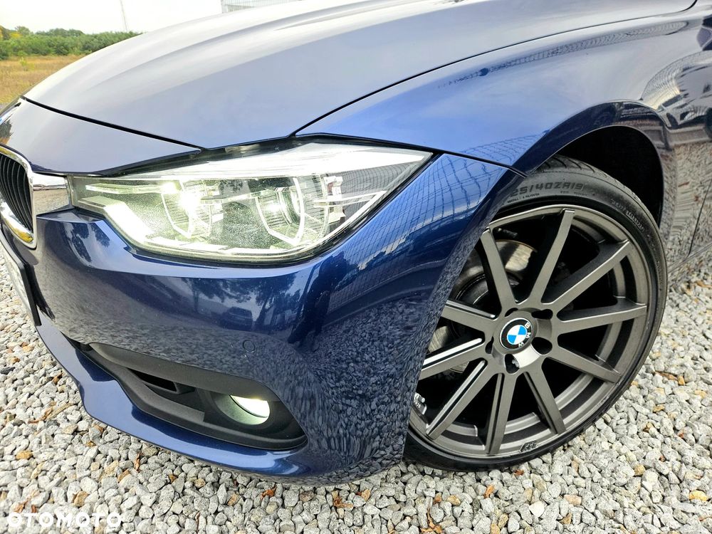 BMW Seria 3 320d Sport Line - 8