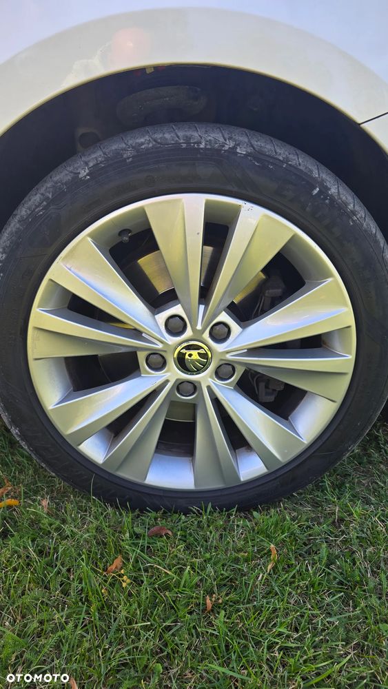 Skoda Superb 2.0 TDI 4x4 Business DSG - 23