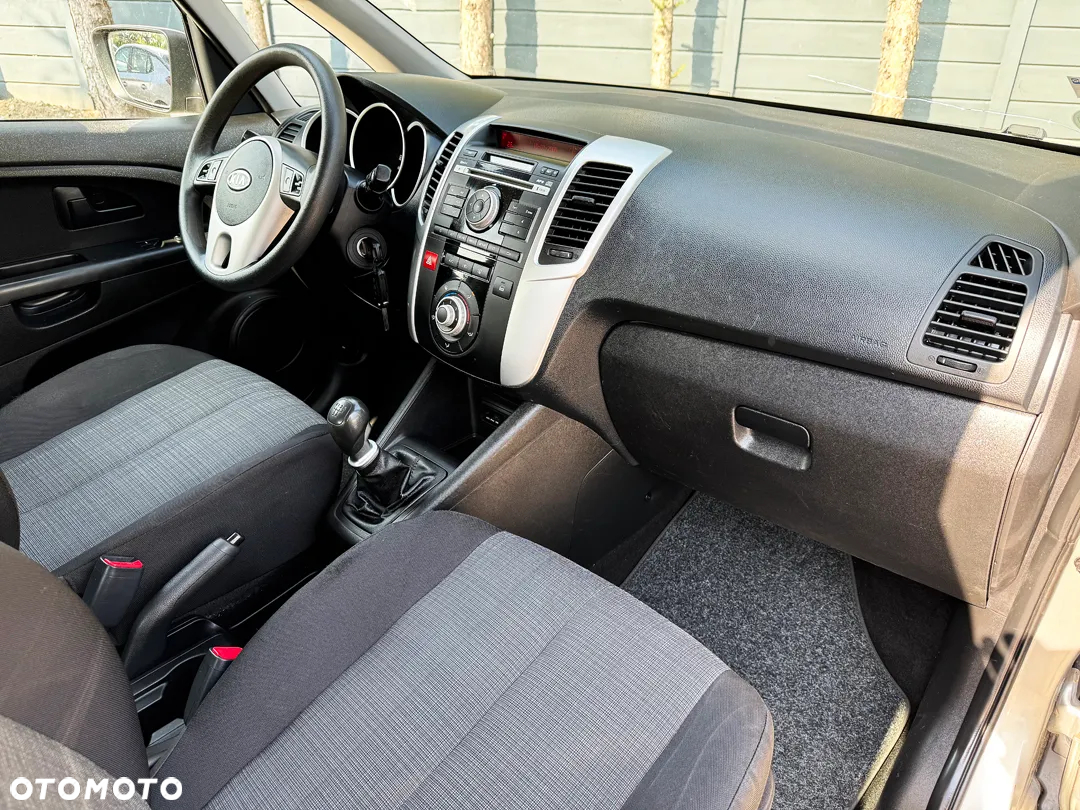 Kia Venga 1.4 CVVT Business Line - 37