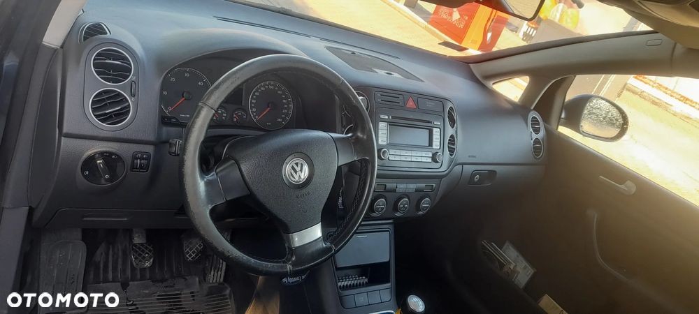 Volkswagen Golf - 5