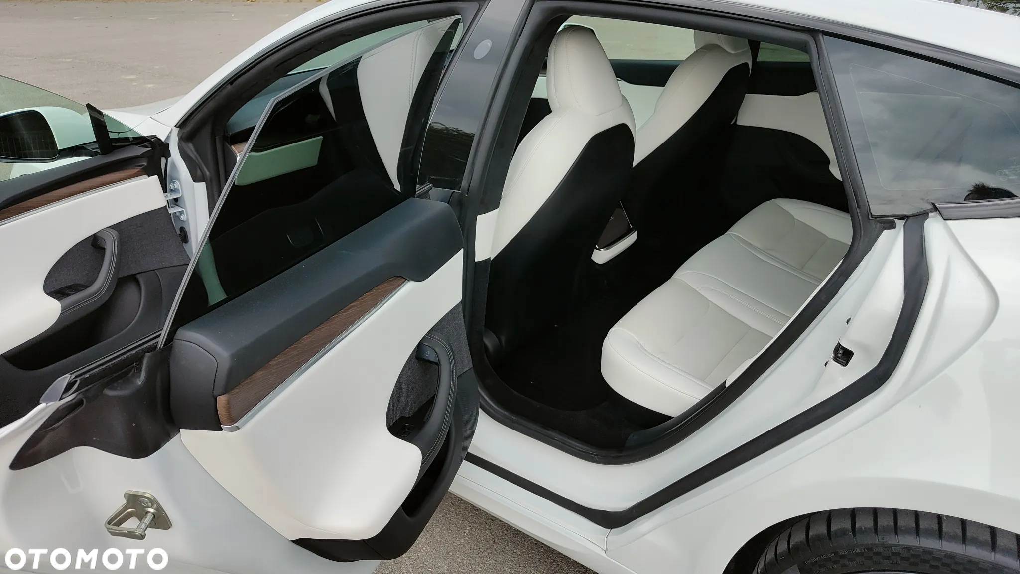 Tesla Model S Long Range - 36