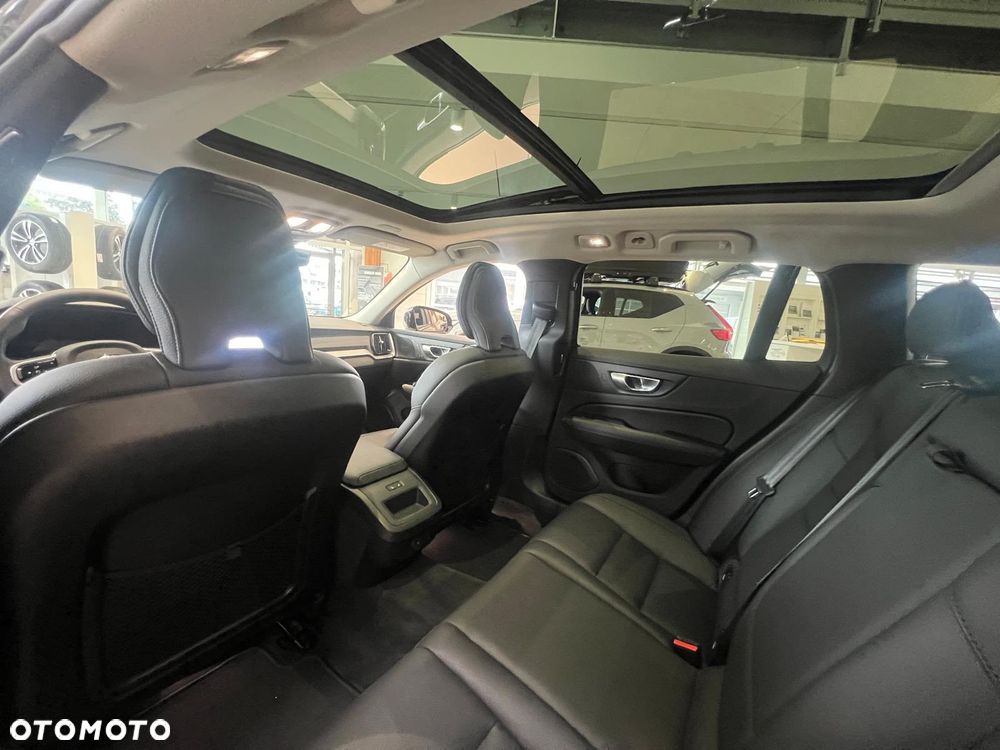 Volvo V60 B4 B Ultimate Dark - 27