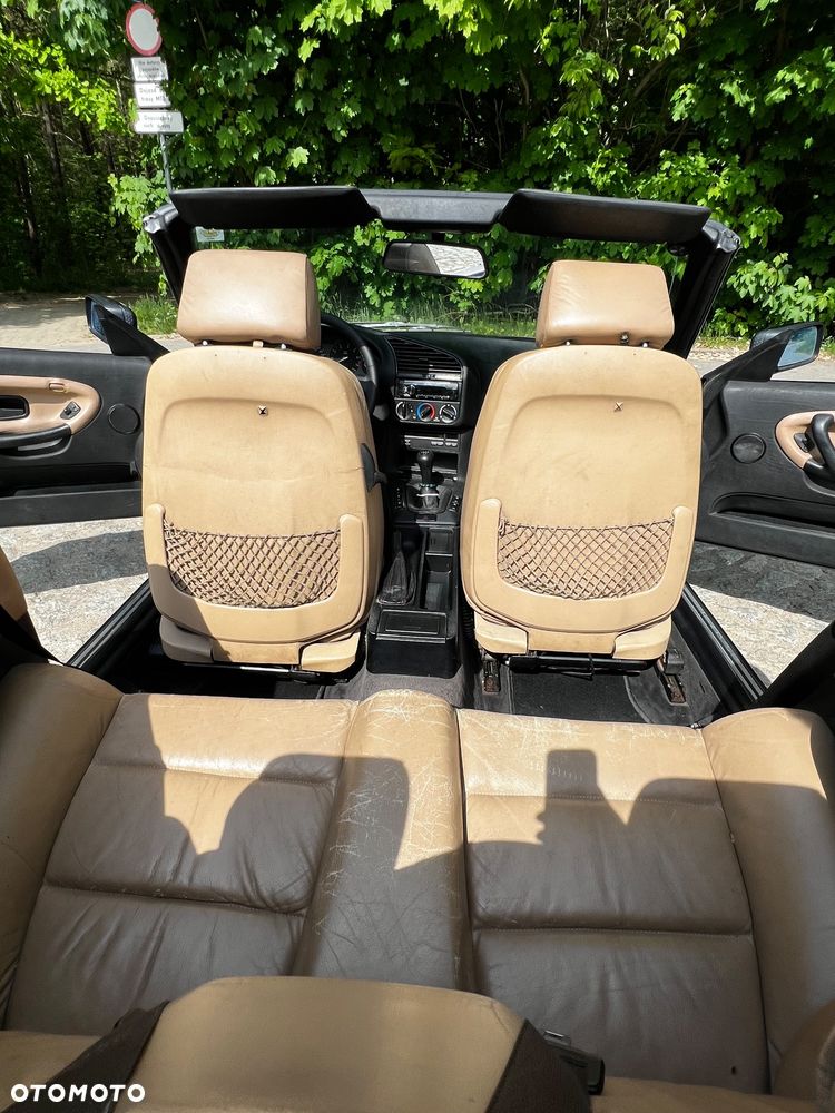 BMW Seria 3 325i - 16