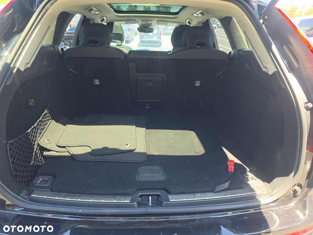 Volvo XC 60 B6 B AWD Ultimate Bright - 11