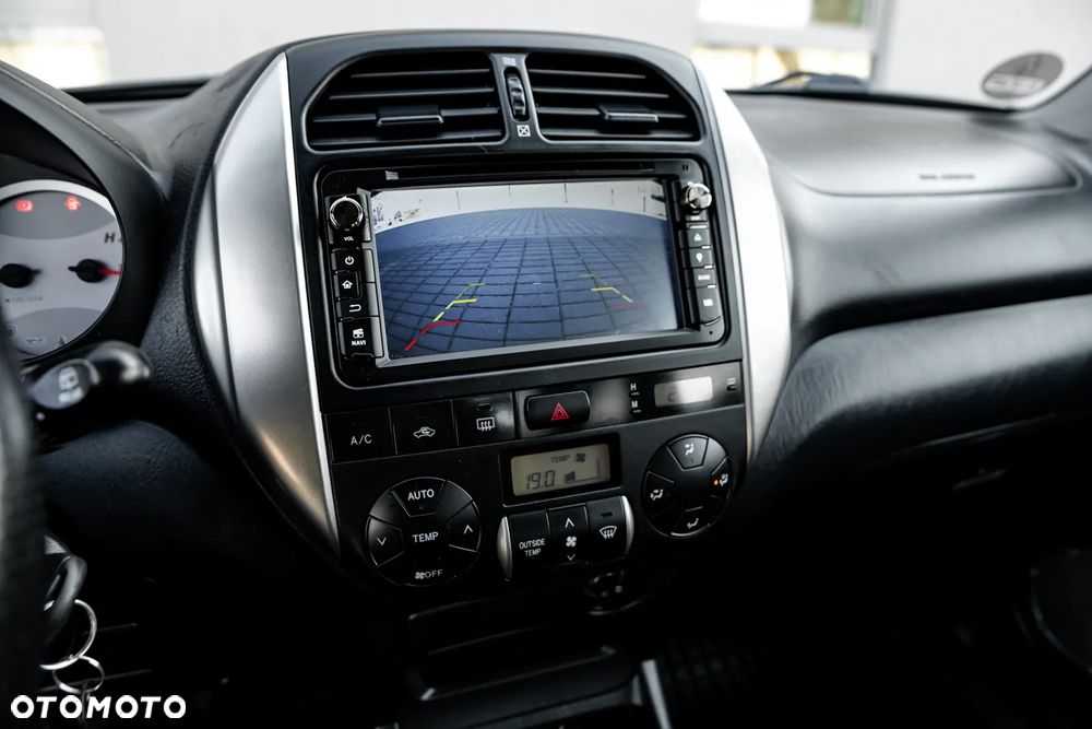 Toyota RAV4 2.0 VVT-i Sol - 26