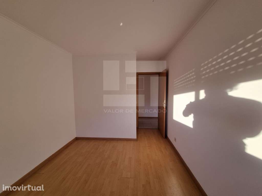 APARTAMENTO T2 - MINA DE ÁGUA - Grande imagem: 2/25