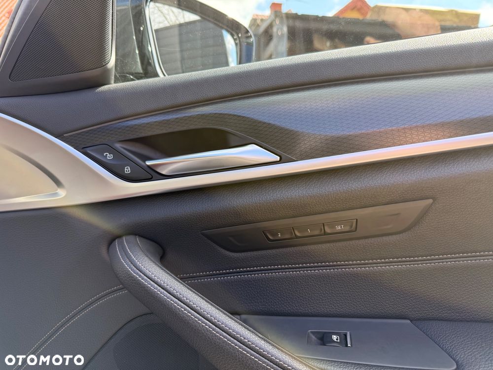 BMW Seria 5 520d xDrive Luxury Line sport - 19