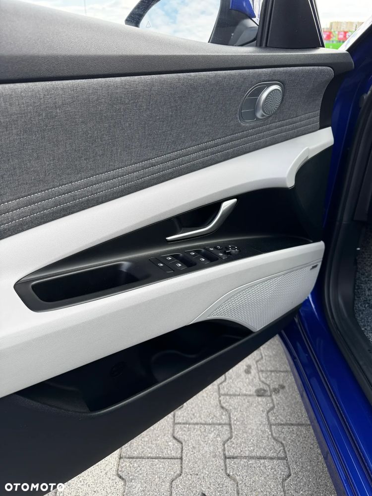 Hyundai Elantra 1.6 Executive CVT - 12