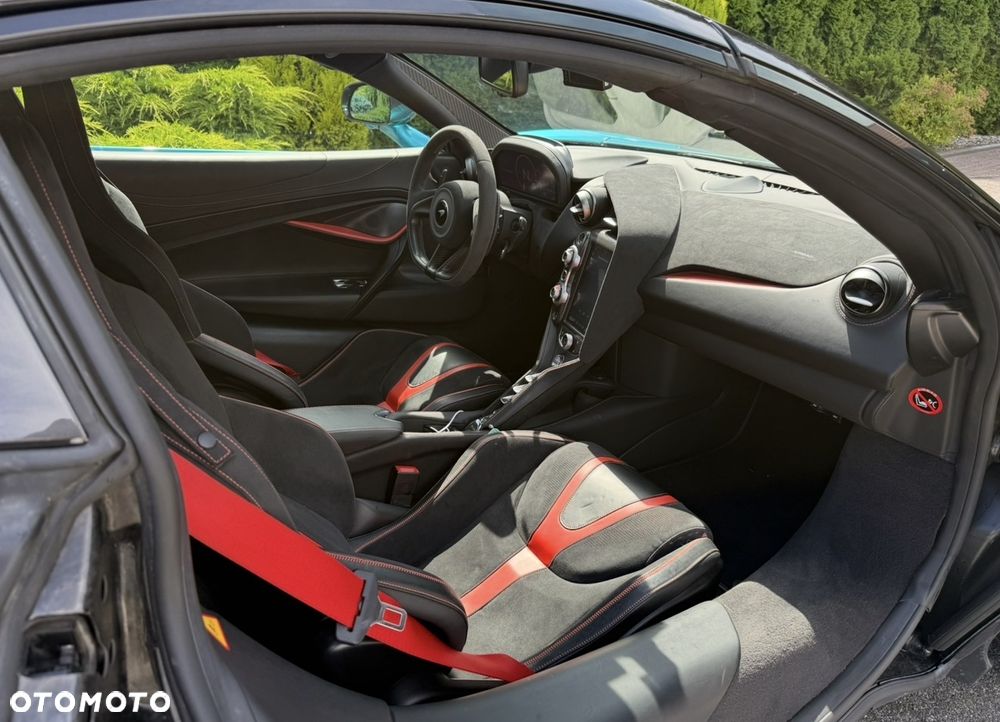 McLaren 720S Spider Performance - 13