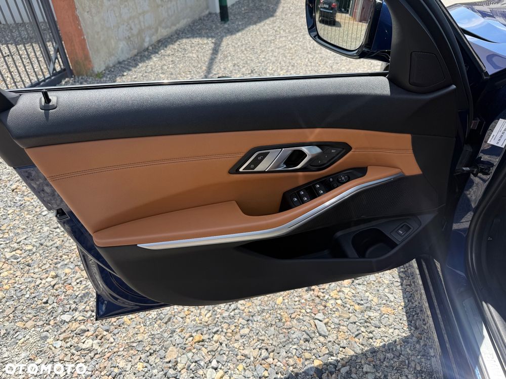 BMW Seria 3 320i GPF Luxury Line Purity sport - 14