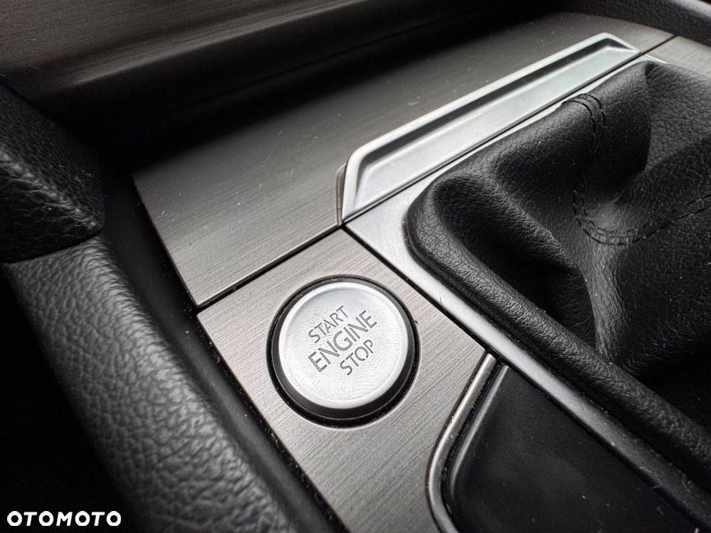 Volkswagen Passat 1.6 TDI BMT Comfortline - 22